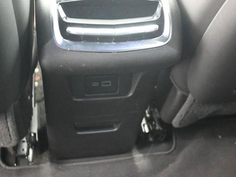 Used 2023 Cadillac XT6 Premium Luxury image 26