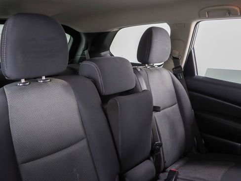 Used 2019 Nissan Pathfinder SV image 28