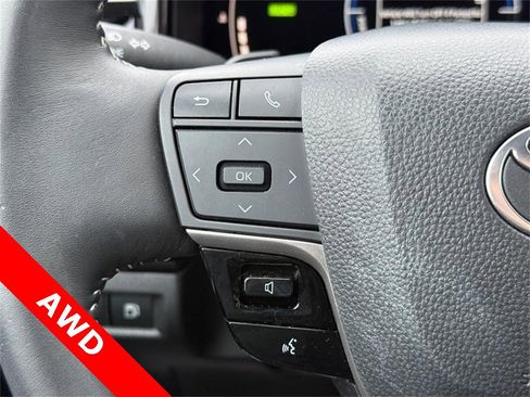 Used 2025 Toyota Camry SE image 20