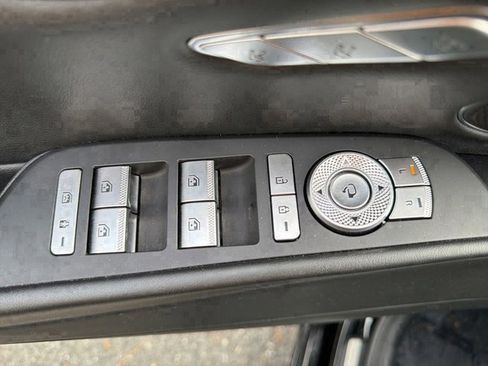 Used 2022 Genesis G80 2.5T image 17