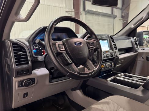 Used 2017 Ford F150 XLT w/ Equipment Group 302A Luxury image 5