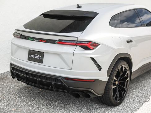 Used 2020 Lamborghini Urus AWD/4WD image 9