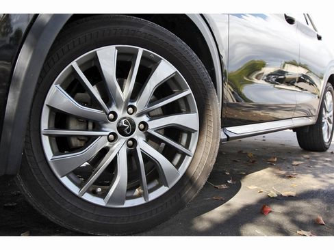 Used 2023 INFINITI QX50 Luxe image 30