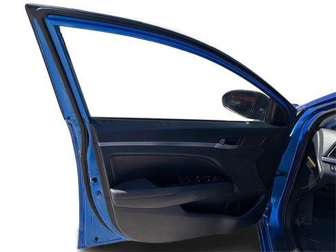 Used 2017 Hyundai Elantra Limited w/ Limited Tech Package 08 image 21