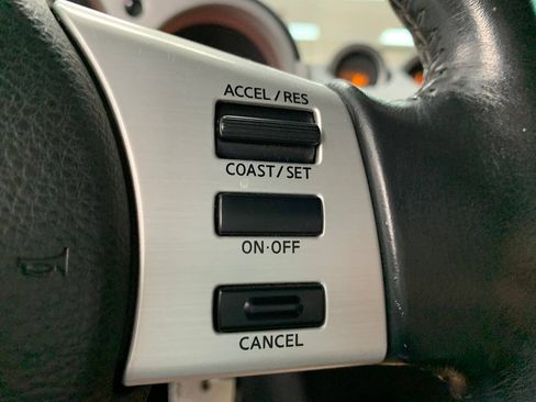 Used 2004 Nissan 350Z Touring RWD image 13