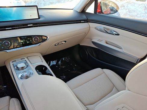 Certified 2023 Genesis GV70 2.5T w/ Select Package image 16