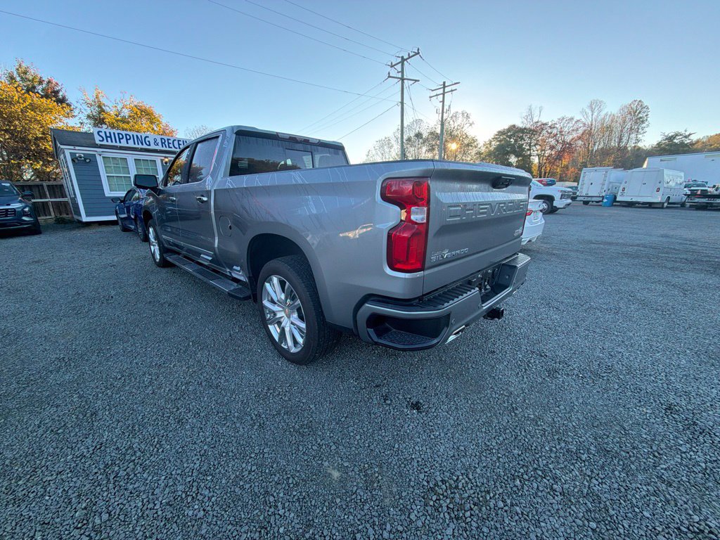 Used 2026 Chevrolet Silverado 1500 High Country w/ High Country Premium Package AWD/4WD image 5