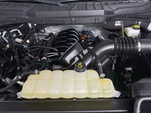 Used 2022 Ford F150 Lariat w/ Equipment Group 502A High image 9