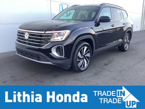 Used 2024 Volkswagen Atlas SE AWD/4WD image 1