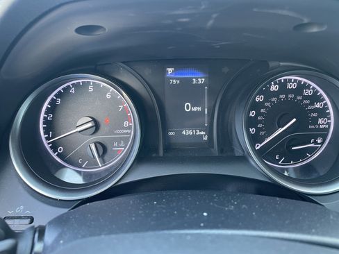 Used 2024 Toyota Camry SE FWD image 17