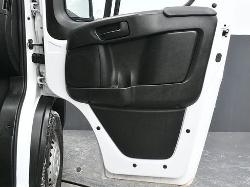Used 2024 RAM ProMaster 2500 w/ Convenience Group FWD image 9