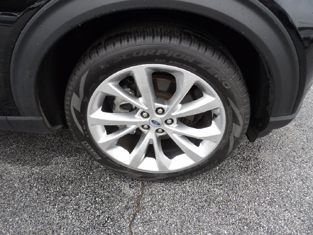 Certified 2023 Ford Explorer Platinum w/ Technology Package RWD image 10