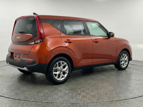 Used 2025 Kia Soul LX w/ LX Technology Package image 9