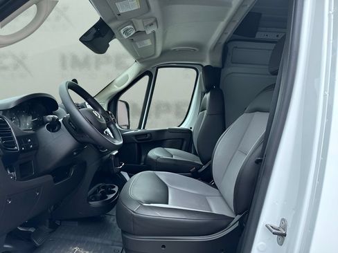 Used 2026 RAM ProMaster 2500 w/ Convenience Group FWD image 9