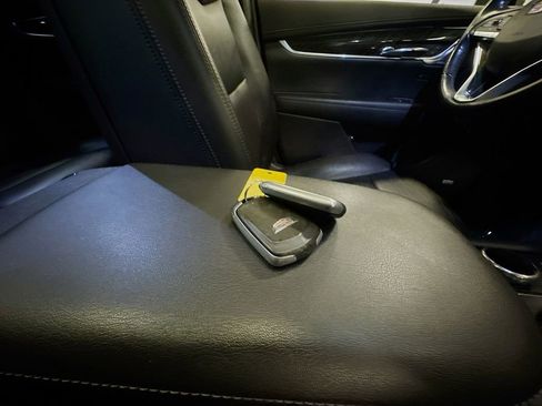 Used 2020 Cadillac XT6 Premium Luxury image 44