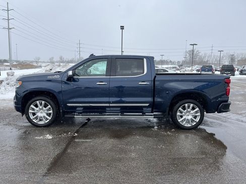 Used 2023 Chevrolet Silverado 1500 High Country w/ High Country Premium Package image 4