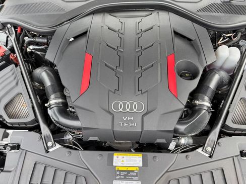 Used 2023 Audi S8 w/ S8 Comfort Plus Package AWD/4WD image 33