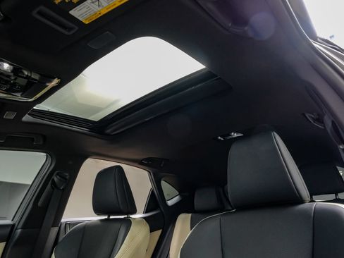 Used 2024 Lexus NX 250 FWD image 5