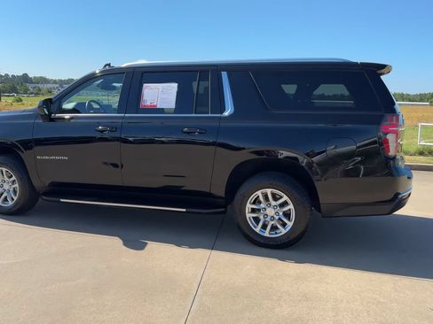 Used 2024 Chevrolet Suburban LT AWD/4WD image 5