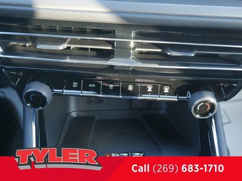 New 2026 Chevrolet Traverse LT w/ Driver Confidence Package AWD/4WD image 29