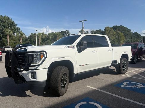 Used 2021 GMC Sierra 2500 AT4 w/ AT4 Premium Plus Package AWD/4WD image 3