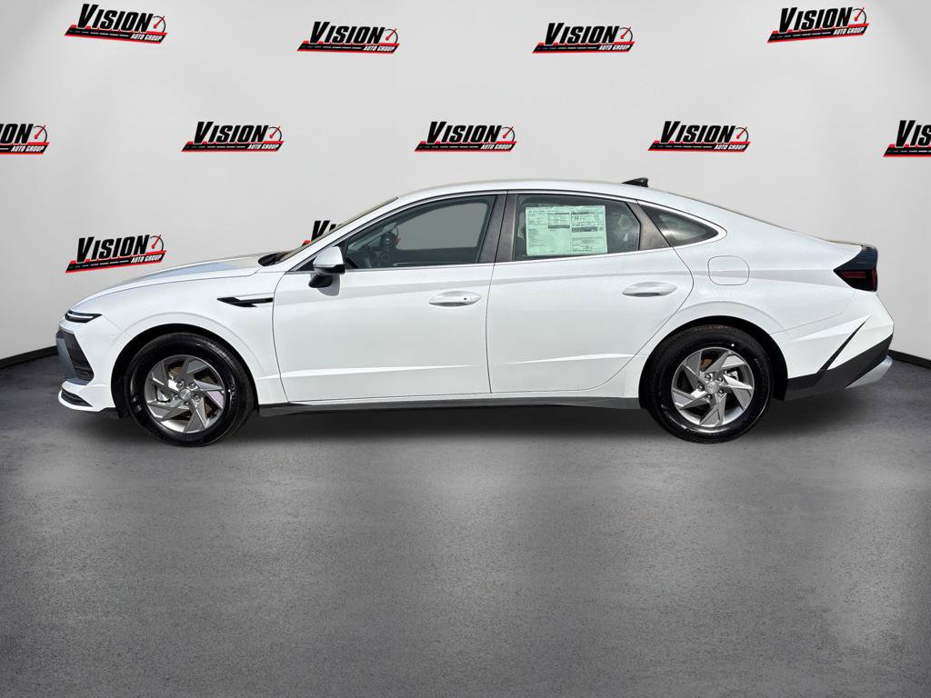 New 2026 Hyundai Sonata SE FWD image 2