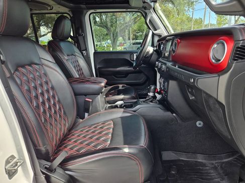 Used 2018 Jeep Wrangler Unlimited Rubicon AWD/4WD image 22