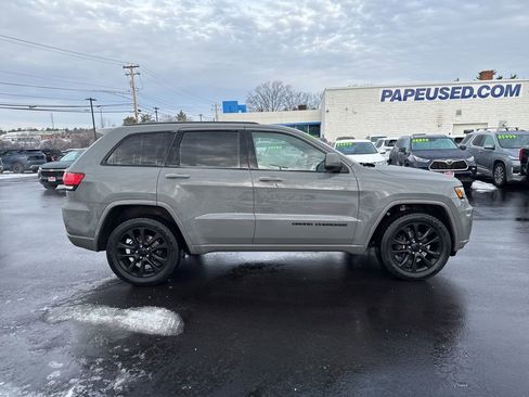 Used 2020 Jeep Grand Cherokee Altitude image 2