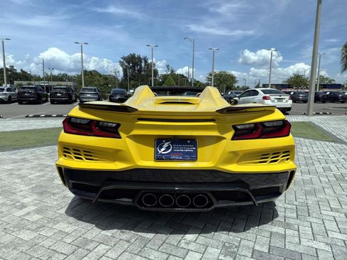 Used 2025 Chevrolet Corvette Z06 RWD image 8