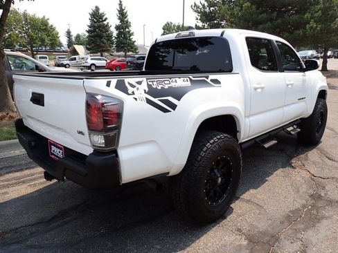 Used 2019 Toyota Tacoma TRD Sport AWD/4WD image 4
