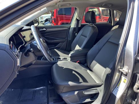 Used 2019 Volkswagen Jetta SEL FWD image 19