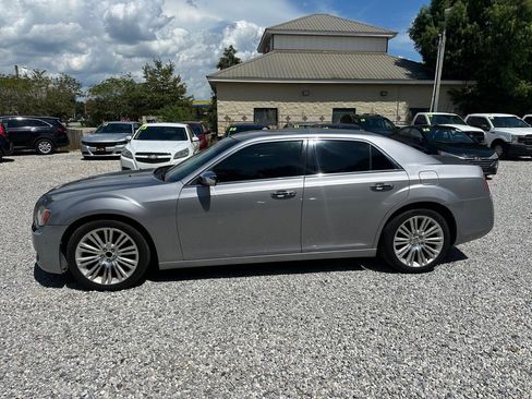 Used 2014 Chrysler 300 C image 8