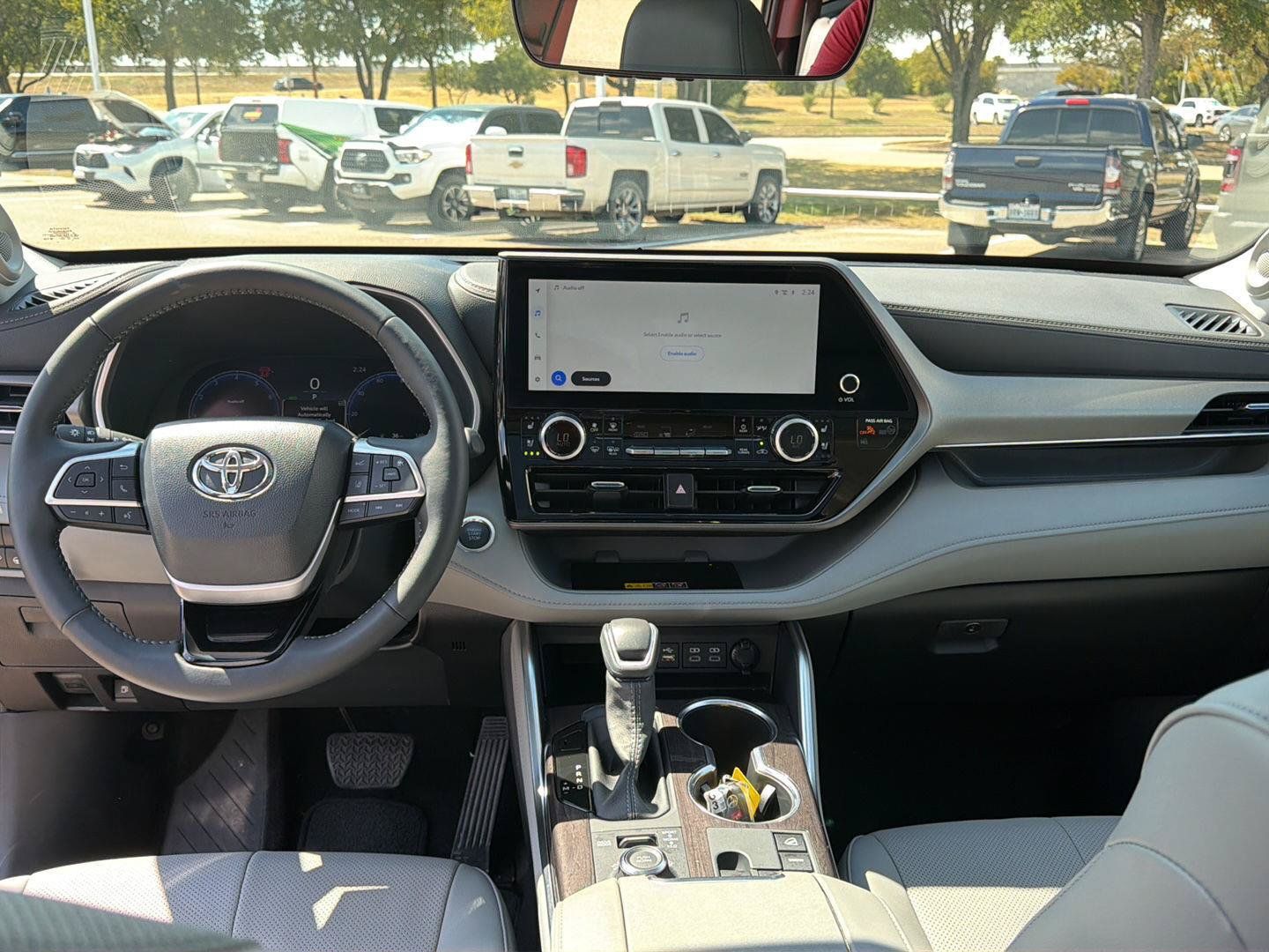 Certified 2026 Toyota Highlander Limited AWD/4WD image 13