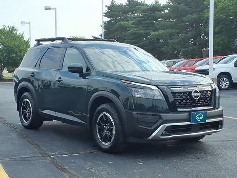 Used 2025 Nissan Pathfinder Rock Creek AWD/4WD image 3