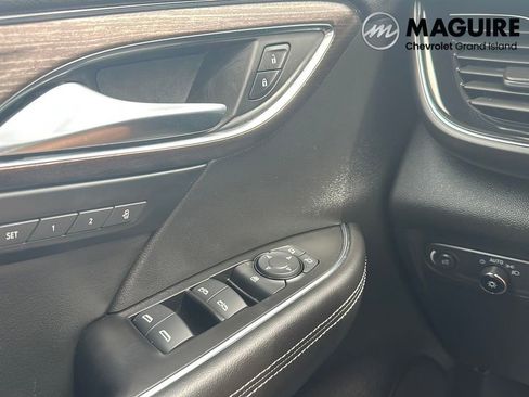 Used 2023 Buick Envision Avenir image 20