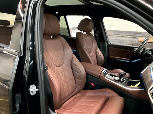 Used 2023 BMW X5 xDrive45e w/ Executive Package image 9