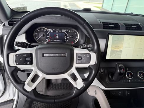 Used 2023 Land Rover Defender 130 SE AWD/4WD image 25