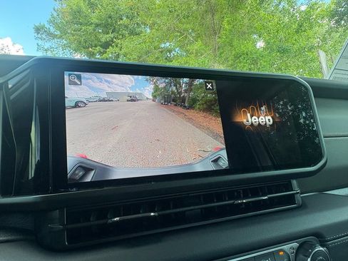 New 2026 Jeep Gladiator Mojave w/ Safety Group AWD/4WD image 18