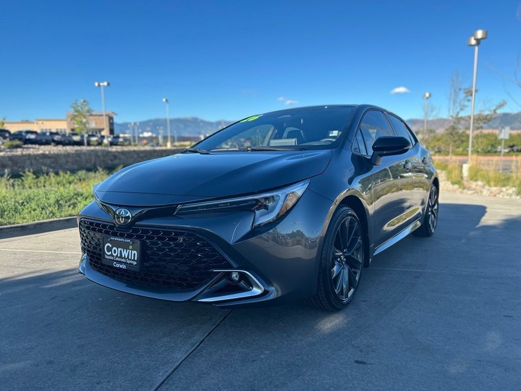 Used 2027 Toyota Corolla XSE FWD image 3