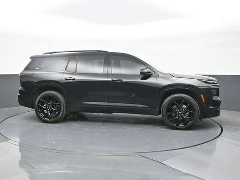 Used 2024 Chevrolet Traverse RS w/ LPO, Floor Liner Package AWD/4WD image 17