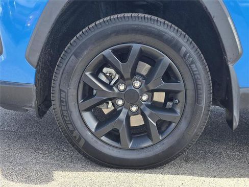 Used 2021 Toyota RAV4 LE FWD image 11