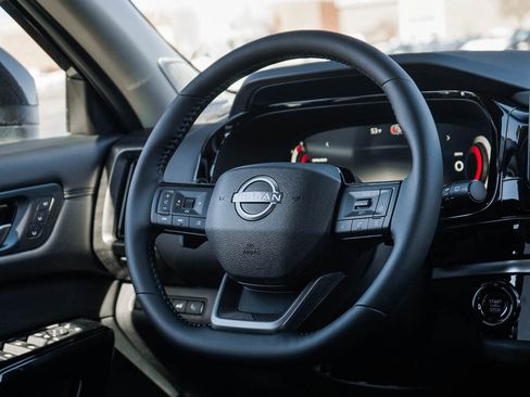 New 2026 Nissan Pathfinder Platinum AWD/4WD image 16