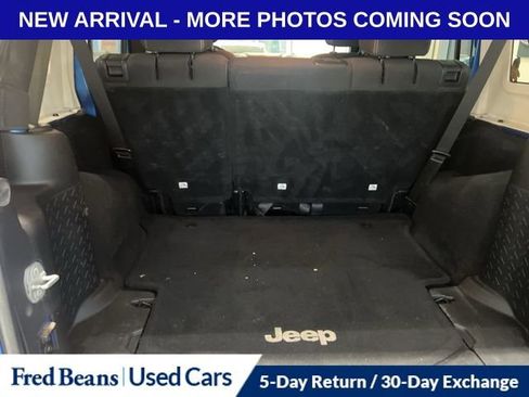 Used 2015 Jeep Wrangler Unlimited Rubicon w/ Connectivity Group image 8
