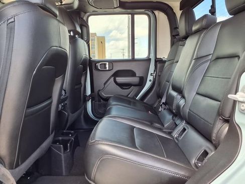 Used 2023 Jeep Gladiator Sport AWD/4WD image 14