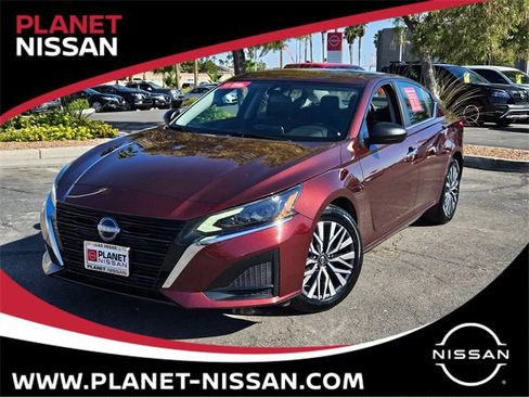 Certified 2024 Nissan Altima 2.5 SV image 1