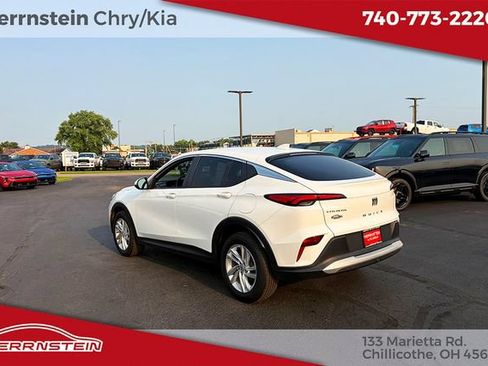Used 2024 Buick Envista Preferred w/ Convenience I Package FWD image 5