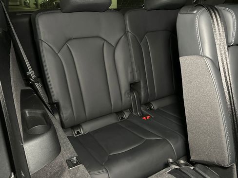 Used 2025 Audi Q7 3.0T Prestige w/ Prestige Package image 17