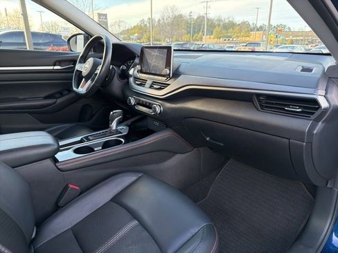 Used 2024 Nissan Altima 2.5 SR image 30