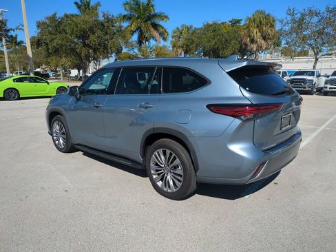 Used 2021 Honda Pilot Touring image 8