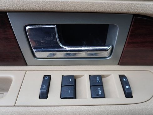 Used 2013 Ford F150 King Ranch w/ King Ranch Luxury Pkg image 9